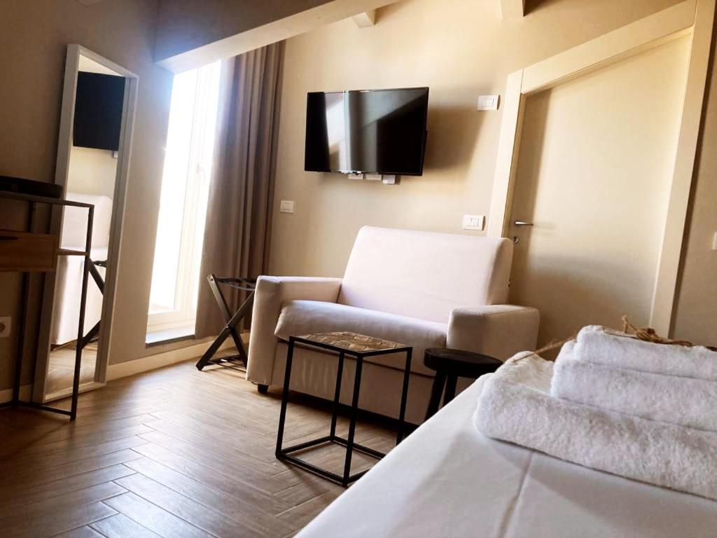Gatto Bianco Rooms 42 Bergamo Exterior photo
